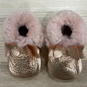 Freshly Picked Shearling Flat Bow